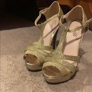 Extremely elegant Camille La Vie high heels